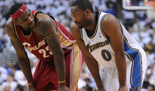 与此同时 与此同时