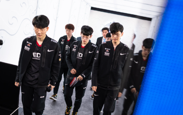 生涯中的巅 生涯中的巅