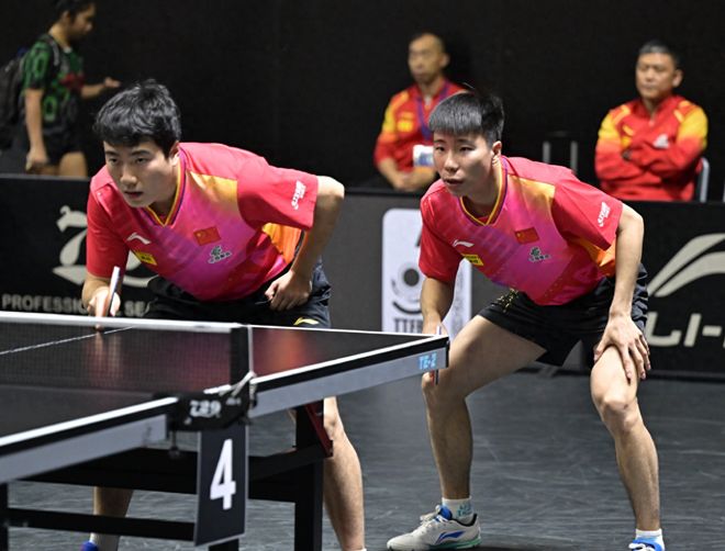 自己在荷兰 自己在荷兰