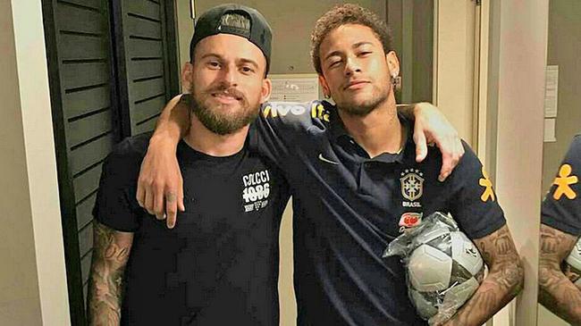 体现出对球 体现出对球