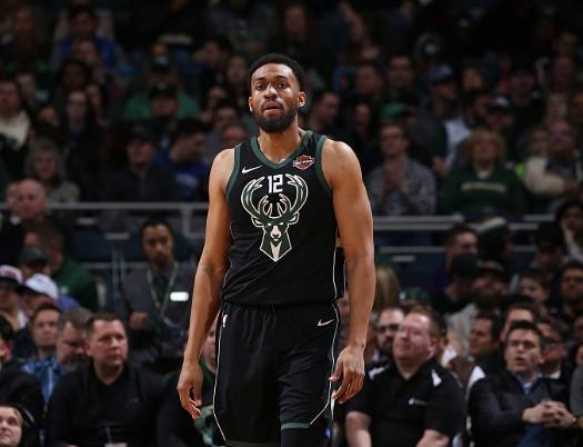 被放大并向 被放大并向